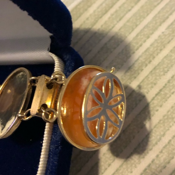 Vintage 14k solid Gold Seven Architectural Wonders Cameo Bracelet.πππ€© - Picture 7 of 12